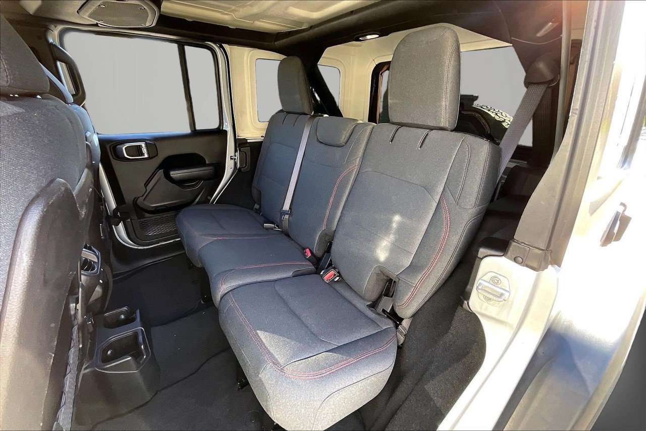 Used 2024 Jeep Wrangler Unlimited Rubicon AWD/4WD image 21
