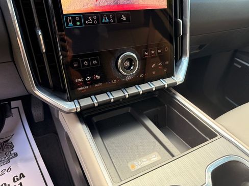 Used 2026 GMC Acadia Elevation w/ Elevation Premium Package FWD image 19
