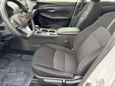 Used 2024 Nissan Sentra SV image 11