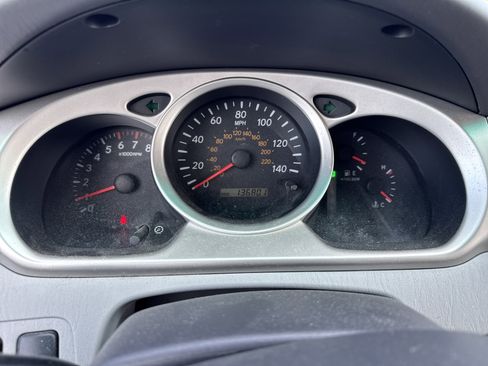 Used 2004 Toyota Highlander V6 image 18