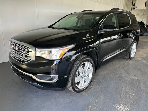 Used 2019 GMC Acadia Denali w/ Technology Package AWD/4WD image 4
