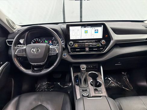 Used 2021 Toyota Highlander Platinum AWD/4WD image 25