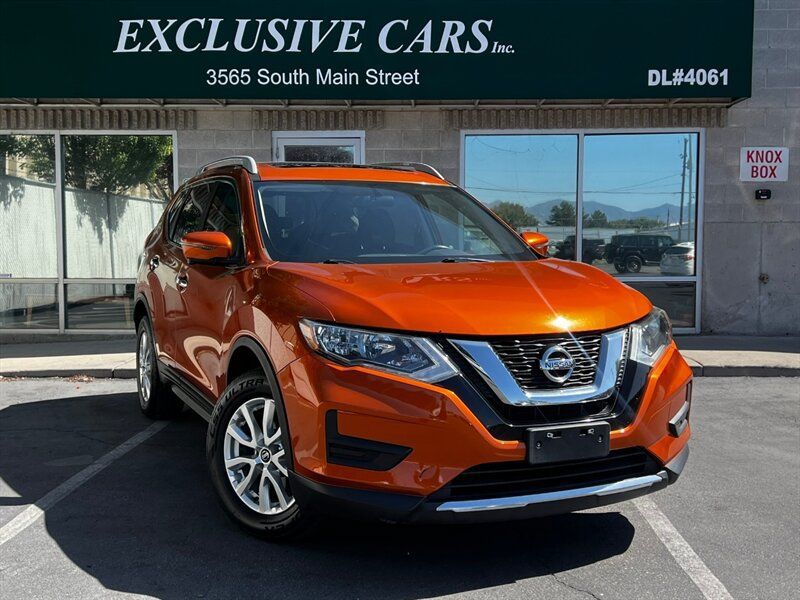 Used 2017 Nissan Rogue SV AWD/4WD image 1