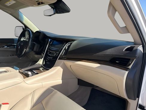 Used 2019 Cadillac Escalade Premium Luxury image 14