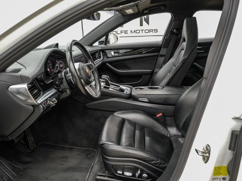 Used 2019 Porsche Panamera 4 image 28