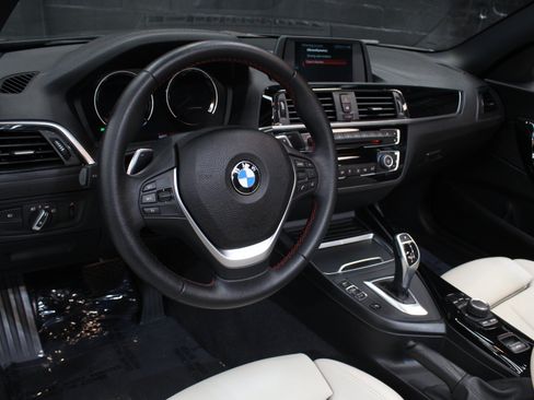 Used 2018 BMW 230i Convertible RWD image 31