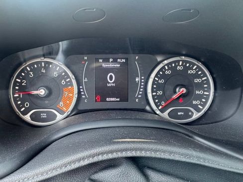Used 2020 Jeep Renegade Latitude AWD/4WD image 19