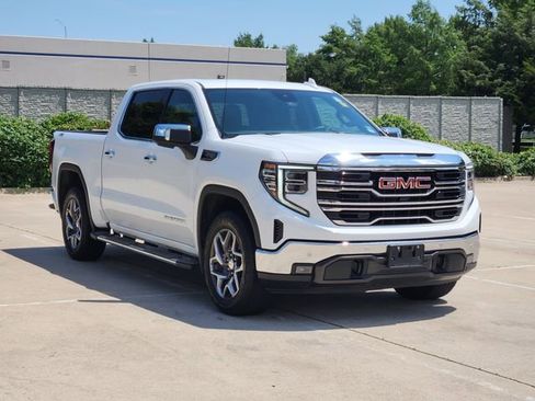Used 2024 GMC Sierra 1500 SLT AWD/4WD image 3