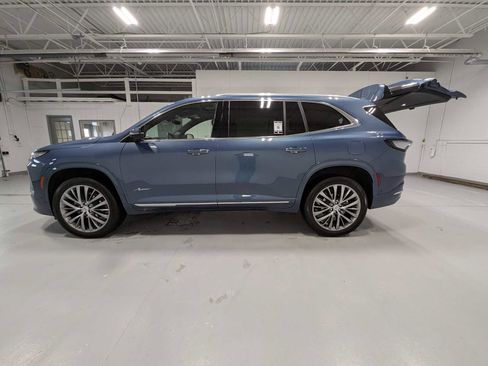 Certified 2025 Buick Enclave Avenir w/ Super Cruise Package image 12