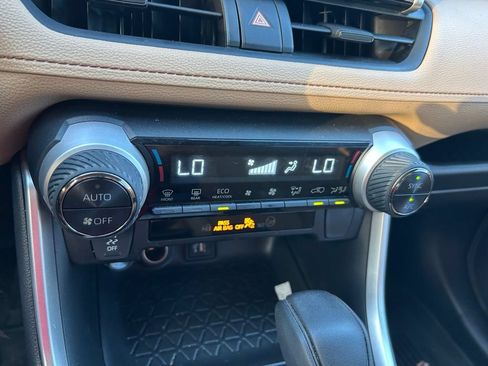 Certified 2025 Toyota RAV4 LE AWD/4WD image 26