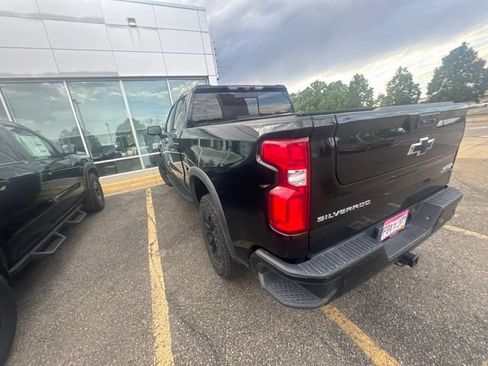 Used 2023 Chevrolet Silverado 1500 ZR2 w/ Technology Package AWD/4WD image 7