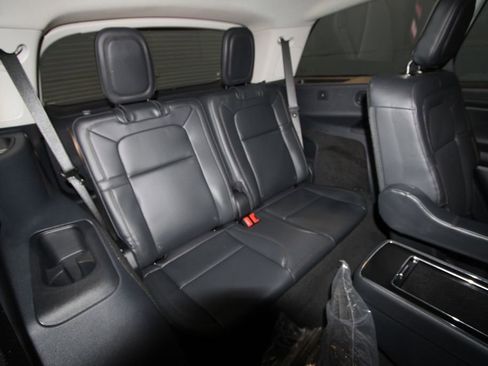 Used 2026 Lincoln Aviator Reserve AWD/4WD image 34