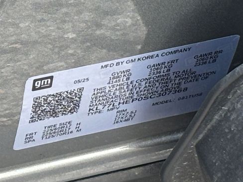 Used 2025 Chevrolet Trax LT FWD image 23