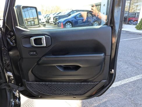 Used 2021 Jeep Gladiator Overland AWD/4WD image 30