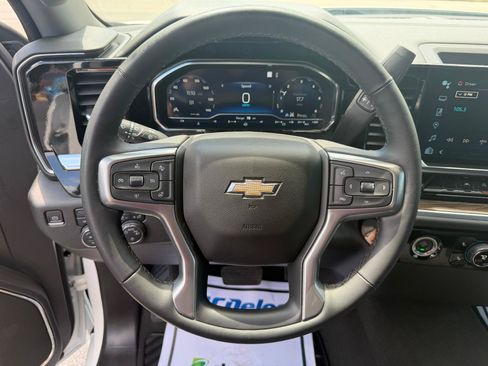 Used 2023 Chevrolet Silverado 1500 LT AWD/4WD image 12