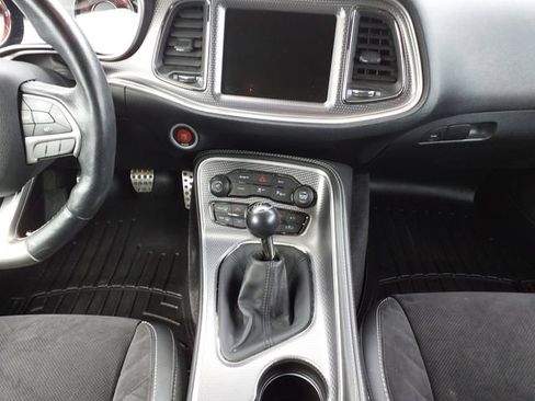 Used 2016 Dodge Challenger SRT Hellcat RWD image 11