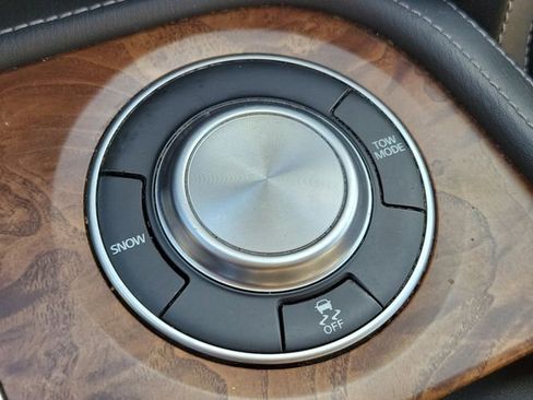 Used 2023 Nissan Armada SL w/ Captain's Chairs Package image 31