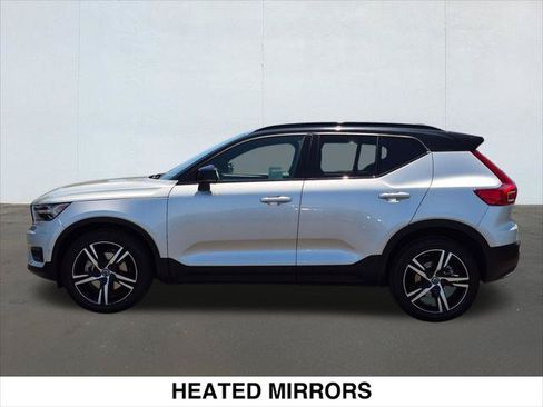 Used 2019 Volvo XC40 T5 R-Design AWD/4WD image 2