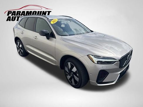 Used 2025 Volvo XC60 T8 Ultra w/ Climate Package AWD/4WD image 3