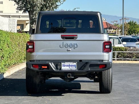 Used 2020 Jeep Gladiator Overland image 5