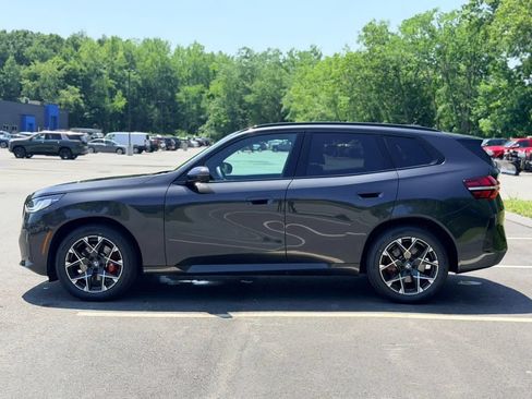 Used 2025 BMW X3 xDrive30i w/ Premium Package AWD/4WD image 3