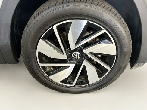 Used 2025 Volkswagen Atlas SE AWD/4WD image 11