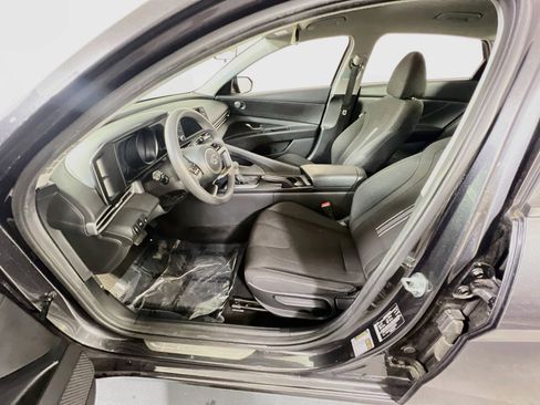 Used 2023 Hyundai Elantra SEL FWD image 19