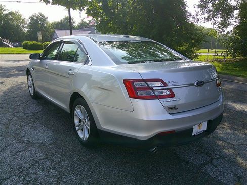 Used 2013 Ford Taurus SEL FWD image 3