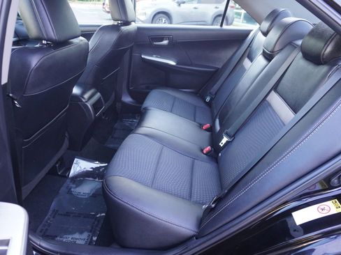 Used 2012 Toyota Camry SE FWD image 10