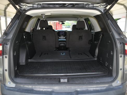 Used 2020 Chevrolet Traverse LT AWD/4WD image 17