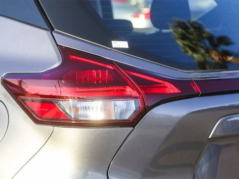 Certified 2024 Nissan Kicks SV w/ Interior Electronics Package image 9