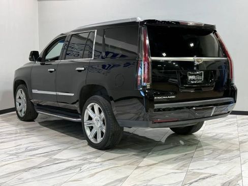 Used 2018 Cadillac Escalade Premium Luxury image 8