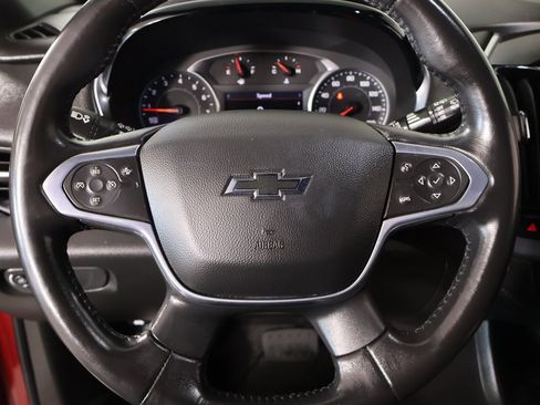 Used 2022 Chevrolet Traverse RS image 3