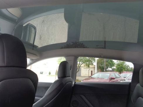 Used 2021 Tesla Model Y Long Range AWD/4WD image 9