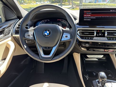 Certified 2025 BMW X4 xDrive30i image 31
