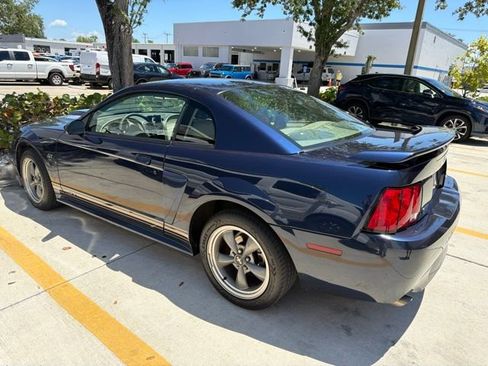 Used 2001 Ford Mustang GT RWD image 3