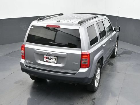Used 2015 Jeep Patriot Latitude FWD image 10