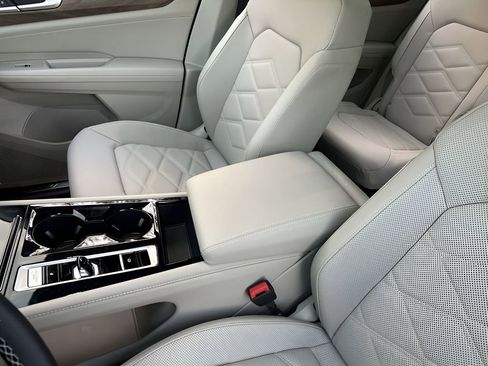 New 2026 Volkswagen Atlas SE FWD image 21