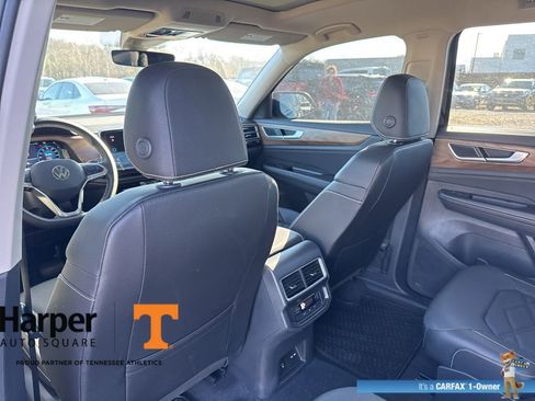 Used 2025 Volkswagen Atlas SE w/ Panoramic Sunroof Package image 11