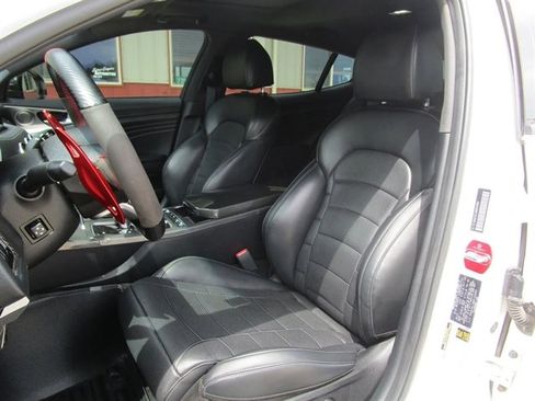 Used 2022 Kia Stinger GT2 AWD/4WD image 12
