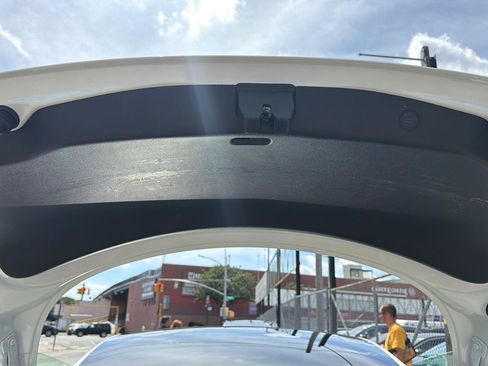 Used 2022 Tesla Model 3 Long Range AWD/4WD image 18
