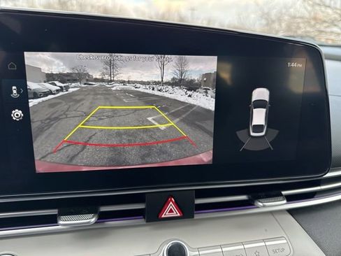 Used 2023 Hyundai Elantra Limited image 13