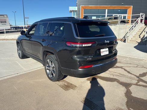 Used 2023 Jeep Grand Cherokee L Limited w/ Luxury Tech Group II image 3