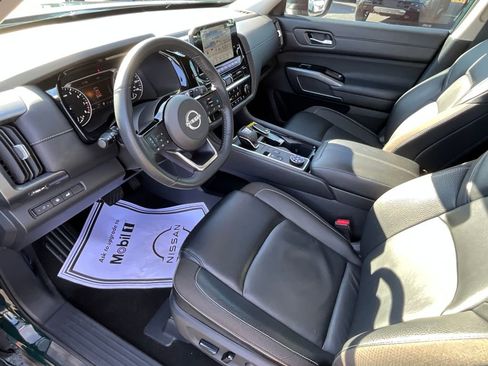 Certified 2024 Nissan Pathfinder SL w/ Lighting Package (N92) image 38