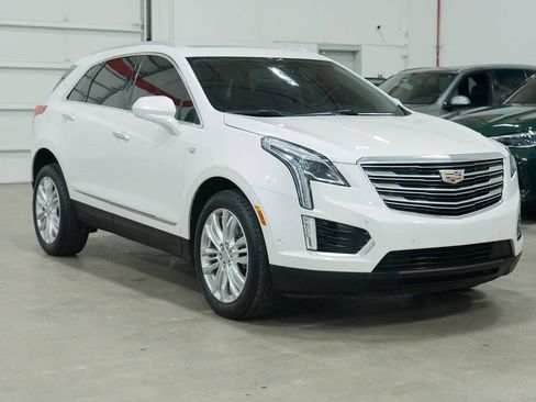 Used 2018 Cadillac XT5 Premium Luxury w/ Driver Assist Package image 12