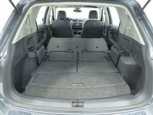 Certified 2022 Volkswagen Tiguan SE image 40