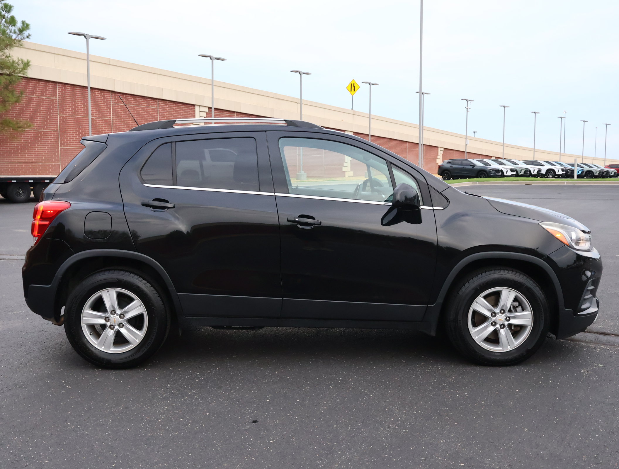 Used 2020 Chevrolet Trax LT w/ LT Convenience Package FWD image 29