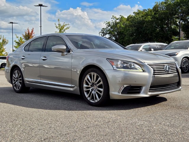 Used 2017 Lexus LS 460 w/ Comfort Package RWD image 7
