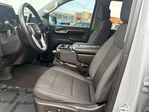 Used 2024 GMC Sierra 1500 Elevation image 9