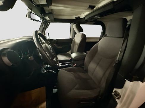 Used 2017 Jeep Wrangler Sport AWD/4WD image 19